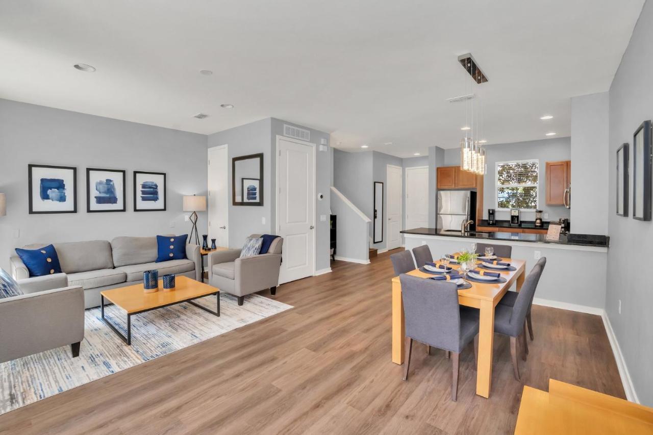 Upscale 2Br Lakefront Townhome - Private Hot Tub! Orlando Ngoại thất bức ảnh
